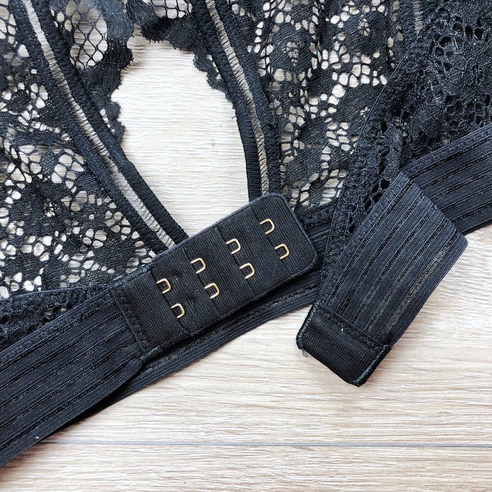 2/$25 ❤️ Victoria’s Secret Keyhole Halter Bralette - Picture 5 of 8